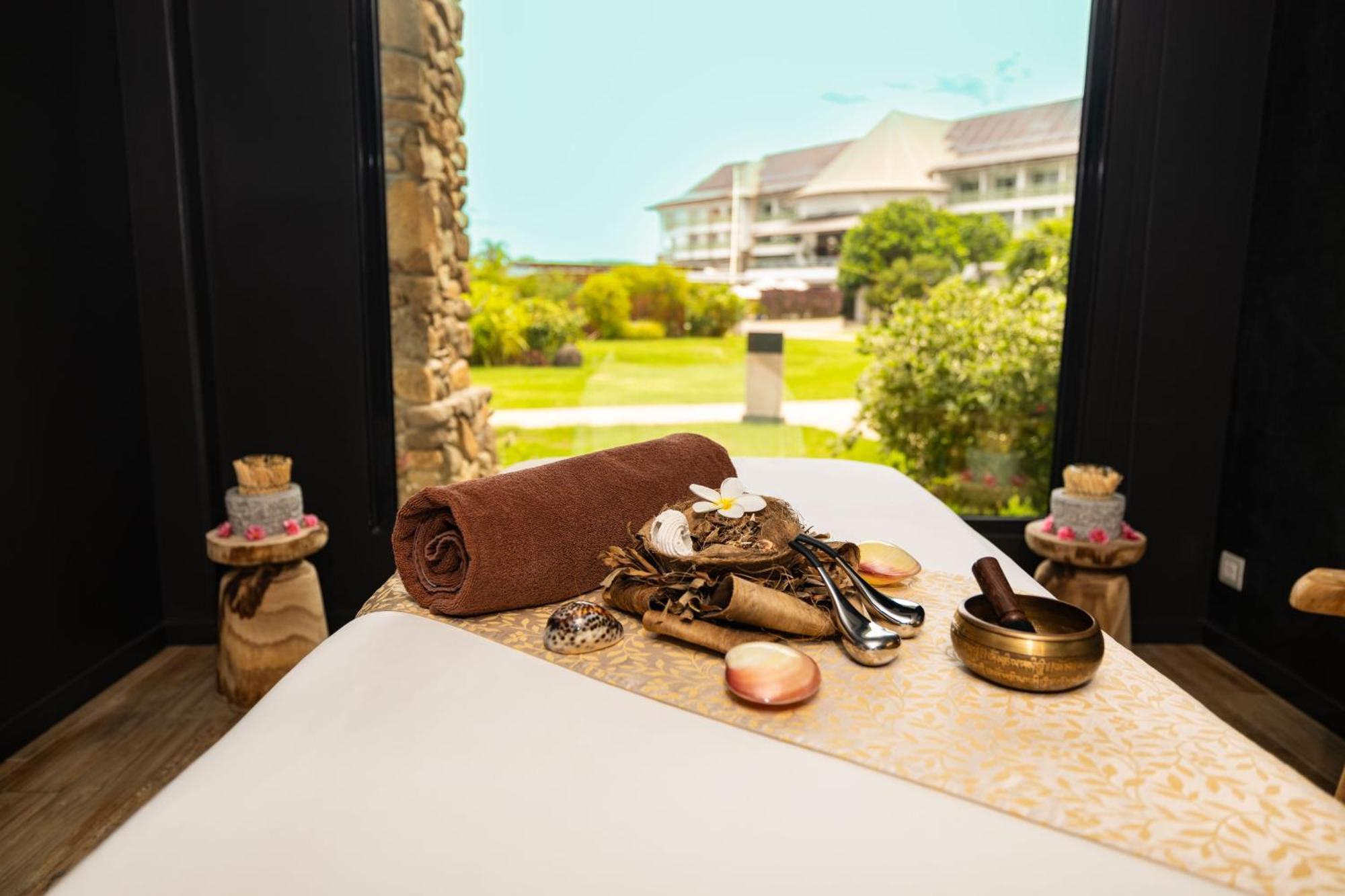 Hilton Hotel Tahiti 帕皮提 外观 照片